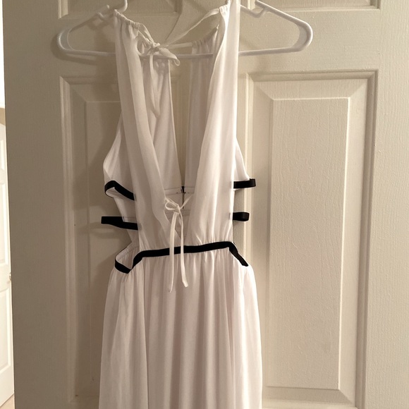 EXPRESS Strappy Side Plunge Cut-out Maxi Dress. Worn once. - Picture 5 of 5